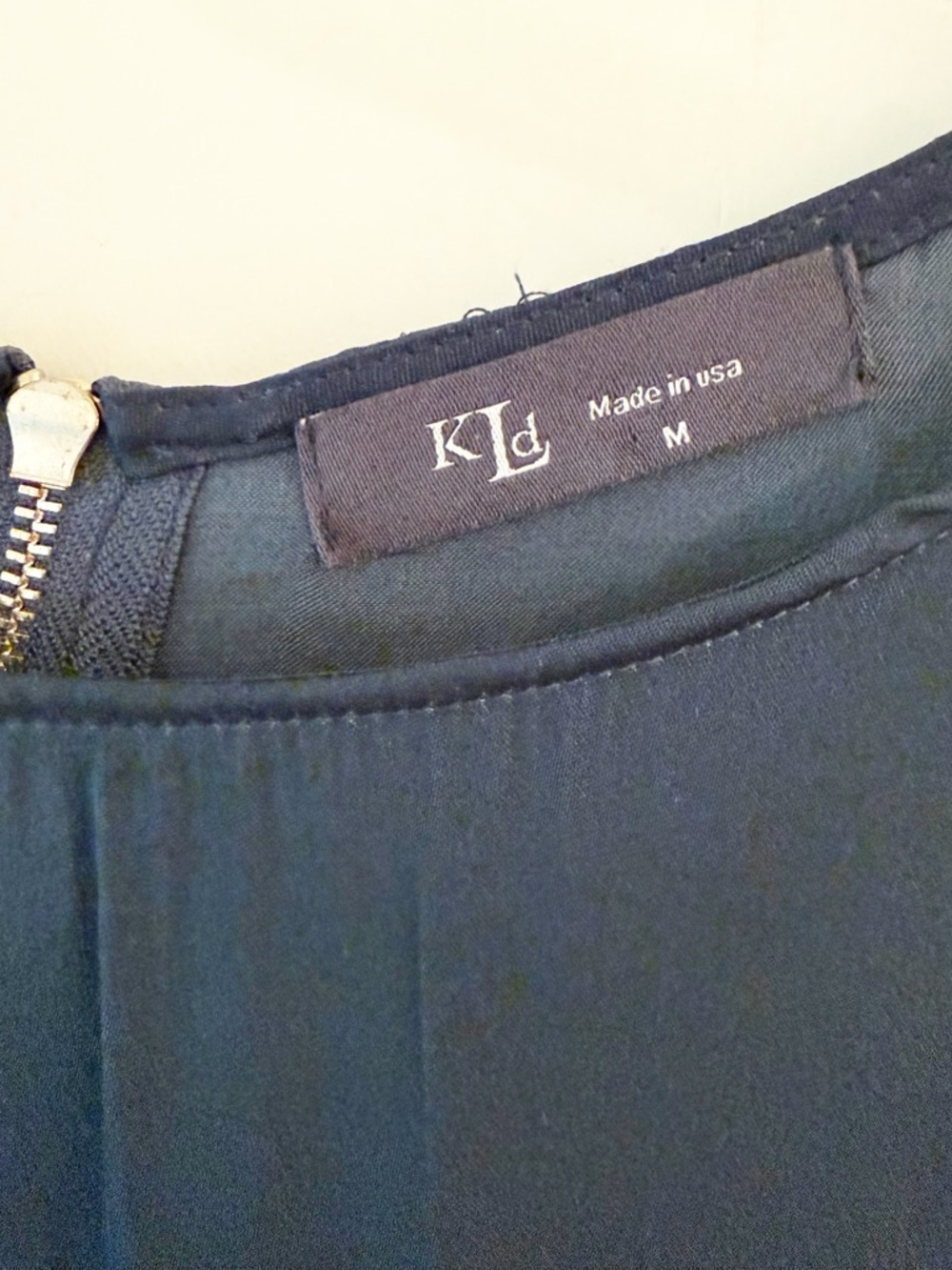 KLD Ruffle-Sleeve Blouse - Picture 3 of 6